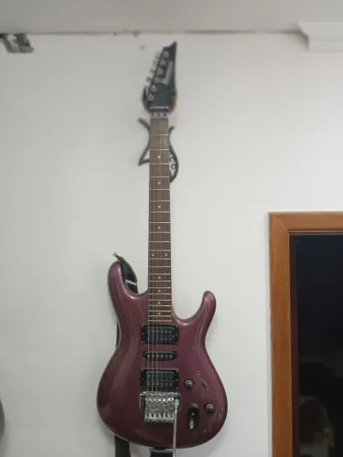 Guitarra Ibanez ergodine venda ou troca por violão de corda de nylon. 
