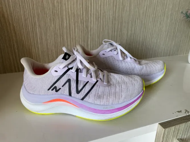 Tenis branco New Balance Original + WHEY DE BRINDE!!