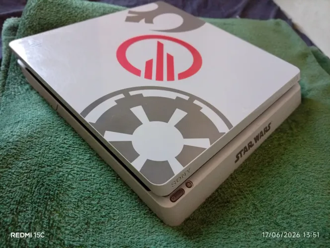Ps4 slim Star Wars limited edtion