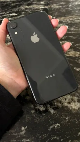 Vendo iPhone XR em bom estado!