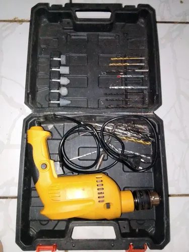 Furadeira 220v