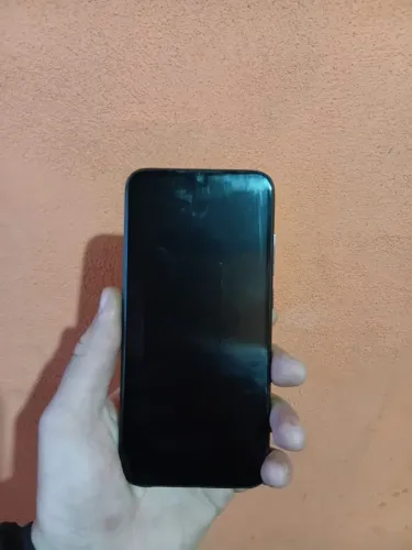 REDMI 8 64 GB 4 RAM