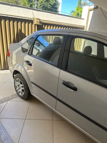 Ford Fiesta Sedan 1.0 8V Flex 4P 2009