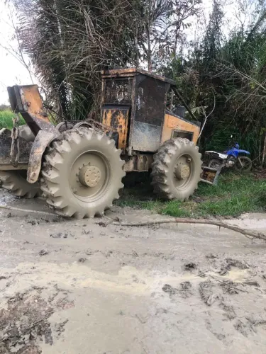 Eskid case a venda máquina boa aceito troca em caminhão do meu enternece