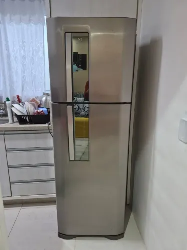 Geladeira inox Electrolux 382l