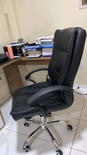 CADEIRA DE ESCRITÓRIO TIPO PRESIDENTE
