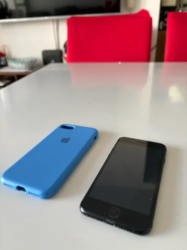 iPhone SE 64GB (BEM CONSERVADO)
