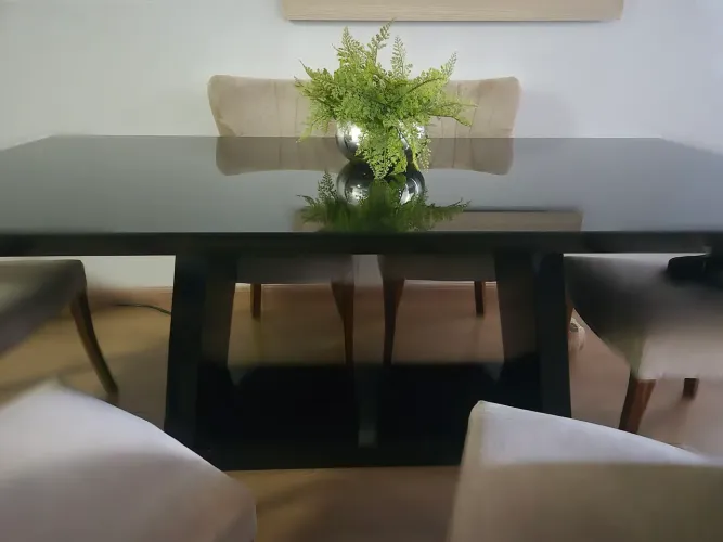 Jogo de mesa e 6 cadeiras
