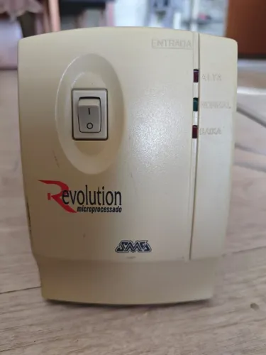 Estabilizador SMS Revolution 1000VA Bivolt (µRE 1000Bi) - 4 Tomadas