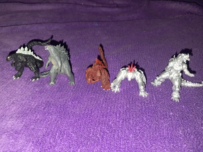 Miniaturas de Godzilla e mechagodzilla