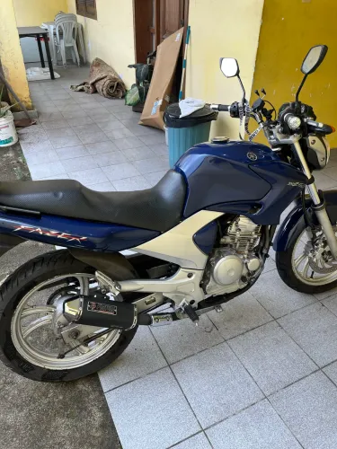 Moto impecável - só pegar e andar 