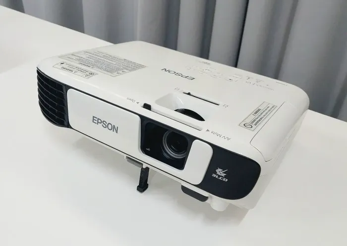 Projetor EPSON S41+ PROFISSIONAL HDMI USB WIFI 3.300l SEMINOVO