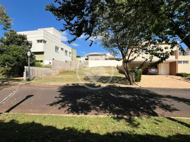 Lote de ilha no Condomínio Arara Azul codigo: 146495