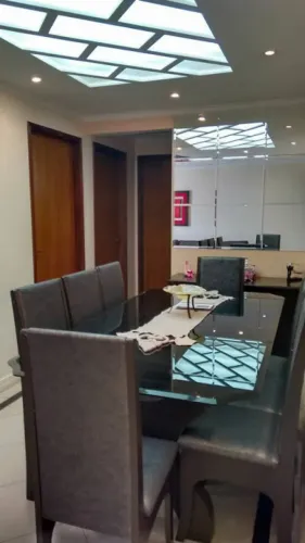 Vendo apartamento com 03 dormitórios no Tatuapé.