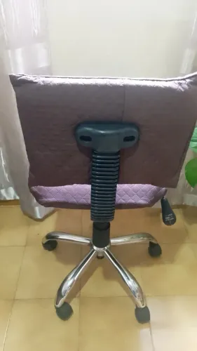 Cadeira com rodinhas, já usada
