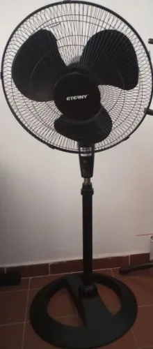 Ventilador de pedestal c/ defeito