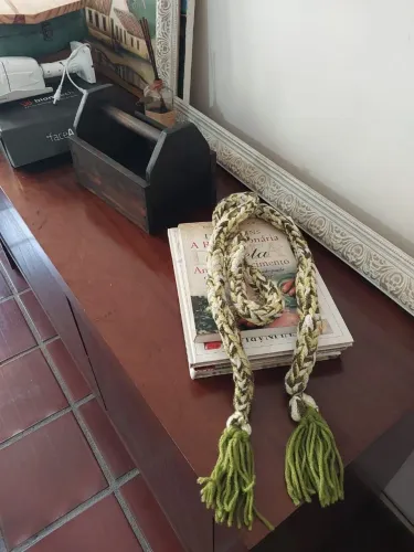 Colar de mesa decorativo em crochê