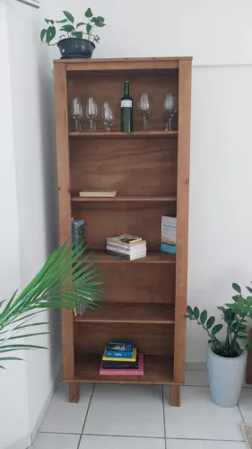 Estante de madeira pura linda nova