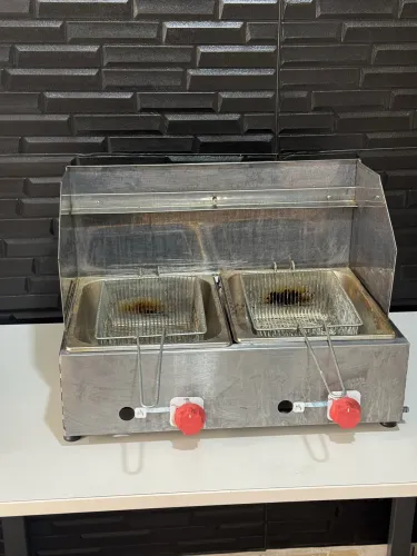 Fritadeira Profissional a Gás Duas Cubas - Essencial para Lanchonetes!