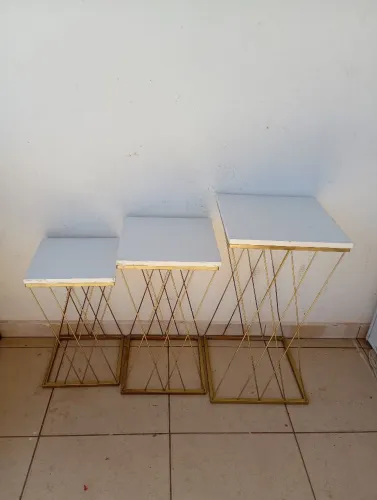 Vende-se Trio de Mesas Teia
