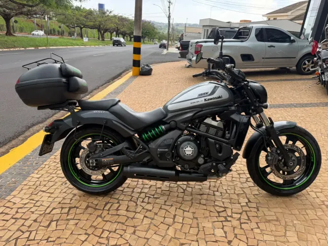 KAWASAKI VULCAN 650 CAFÉ