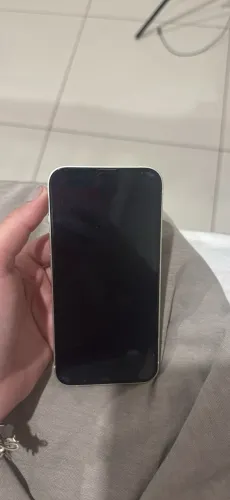 iPhone 13 novo (para utilizar as peças)