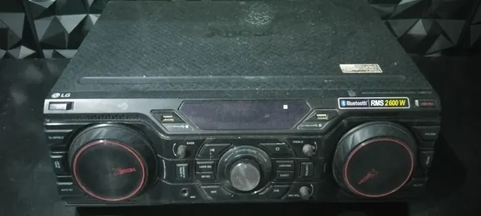 SOM LG X B00M -> 2.600 RMS