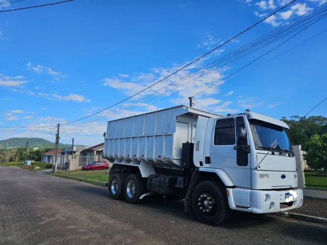 Caminhão Ford cargo 1722