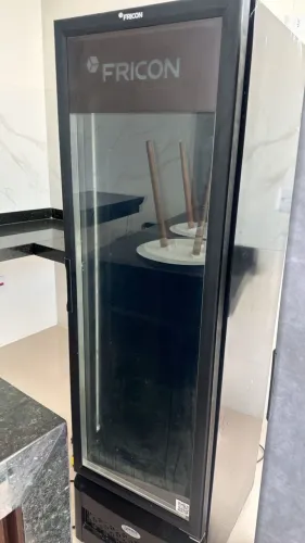Geladeira vertical nova - na garantia 