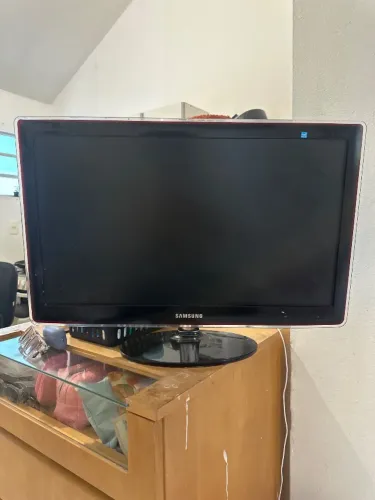 TV LCD Samsung 32 polegadas com defeito 