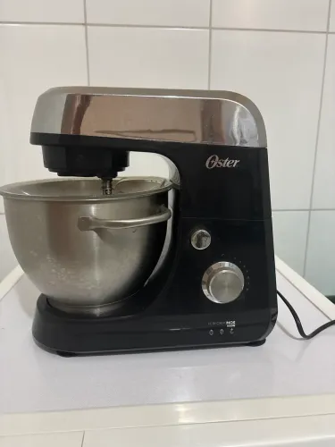 Batedeira planetária Oster 