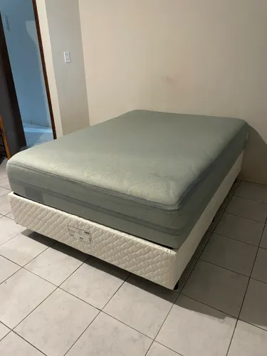 Cama Box Casal Gazin Molas ensacadas Semi Nova - Apenas 1 mês de uso - R$ 1.200