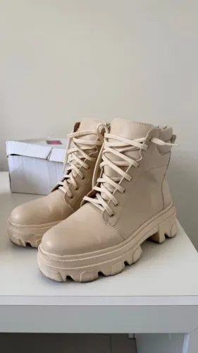 Bota Coturno Bege - Forever 21 - Tam 37