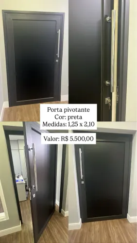 Esquadria de PVC - porta pivotante