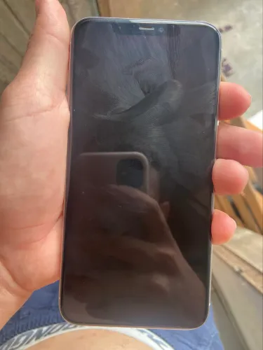 iPhone 11 Pro Max vendo ou troco
