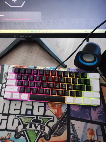 Vendo teclado gamer 61-key com fio 60%