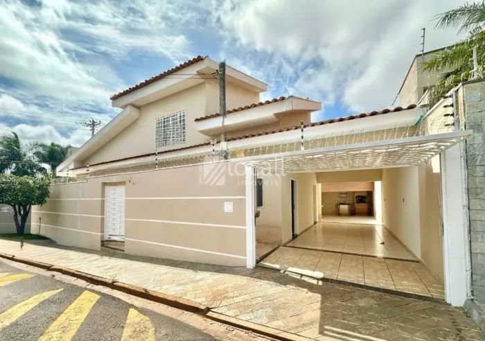 Casa com 3 quartos para alugar, 190 m² por R$ 4.400/mês - Vila Diniz - São José do Rio Pre