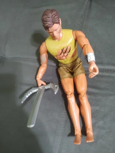 Boneco Maxsteel com espada raro.