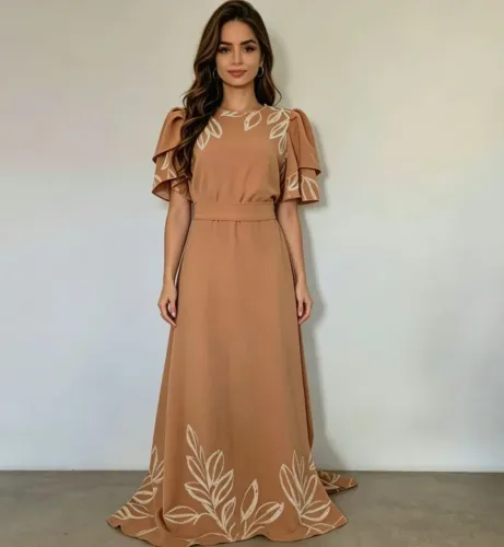 Vestido longo, cor marrom areia, de Crepe