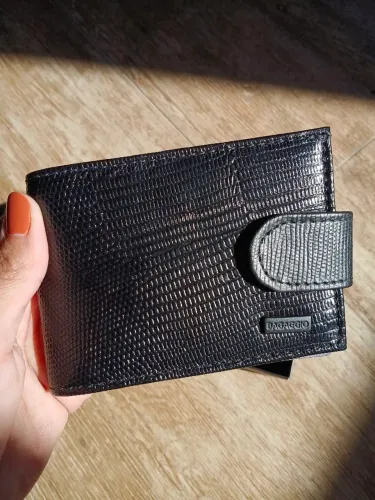 Carteira Masculina de Couro com Fecho em Botão Lezard Preta, Marca Bagaggio 