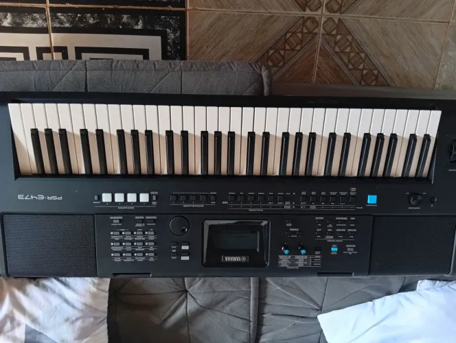 Teclado Yamaha PSR E 473