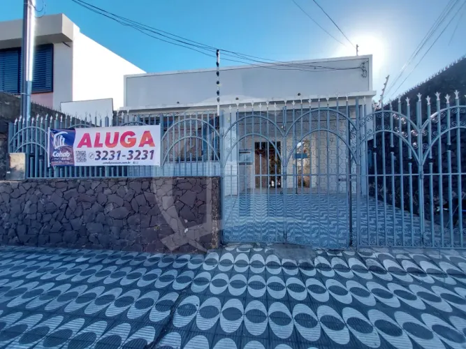 Casa com 130 m² para Locação em Localização Estratégica no Centro
