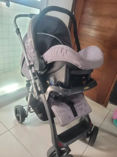 Carrinho de bebê Kiddo + bebê conforto kiddo