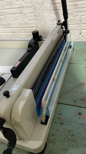 Papelaria - Guilhotina A3 com corte de até 400 folhas - Semi industrial