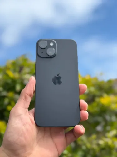iPhone 15 - Black