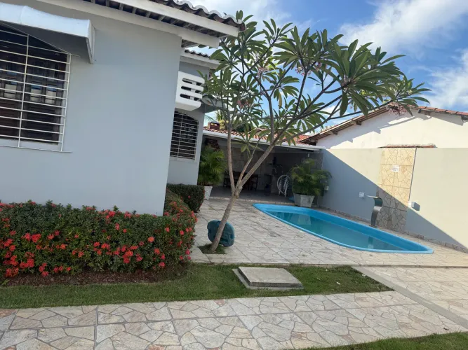 Casa na praia de carneiros 