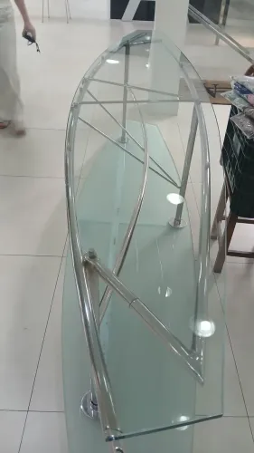 Mesa de vidro para loja