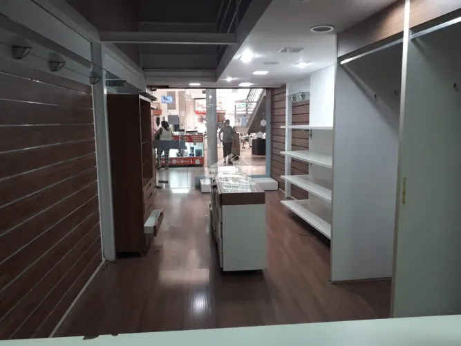 Sala para Venda em Laranjeiras, Serra - 49m²