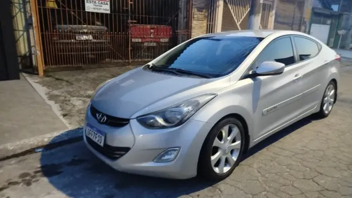 Hyundai Elantra GLS 1.8 16V Mec. 2012