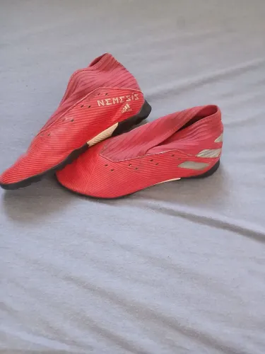 chuteira Adidas Nemeziz